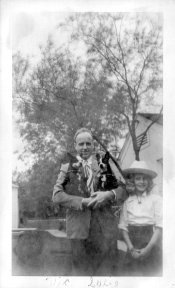 1947-48: Wallace holding Victory, Susie and Kathy
