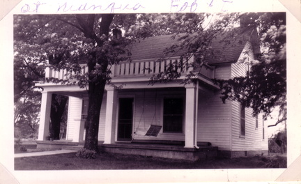 Rob and Etta George's home in Niangua, 1945