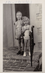 1941, October 10: Kathy and Wally on steps of Sharyland home