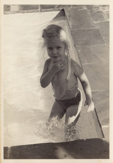 1941, September: Kathy in pool of KC Country Club
