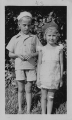 1943: Wally in a sailor suit and Kathy in a beret