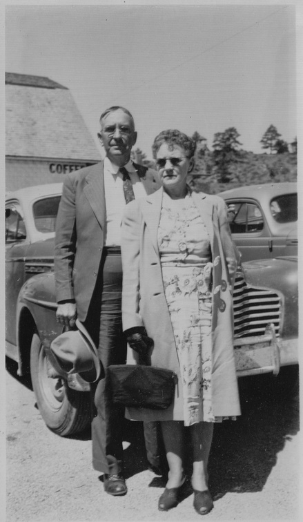 1946: JM and Ollie on vacation (Yosemite)