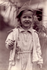 1942, October: Kathy nearly 4 years old