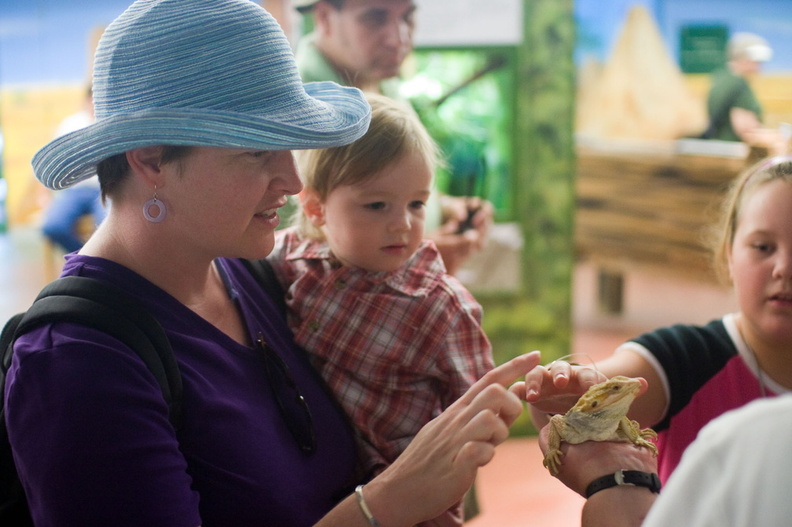 Mommy, Wally and the lizard.