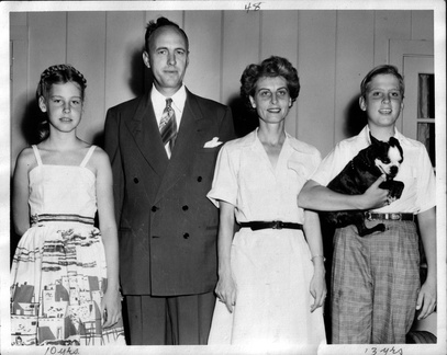 1948: Family portrait